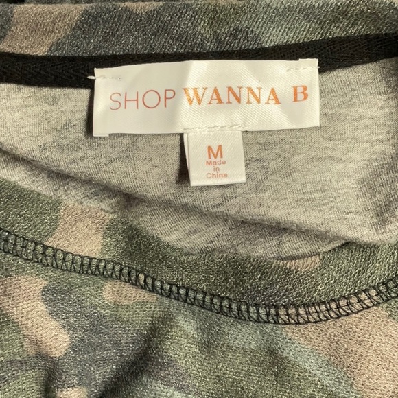 Camo Side Snaps Weekender Top - Picture 11 of 12